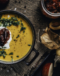 Butternurkürbis-Suppe_EarthneedsVegans