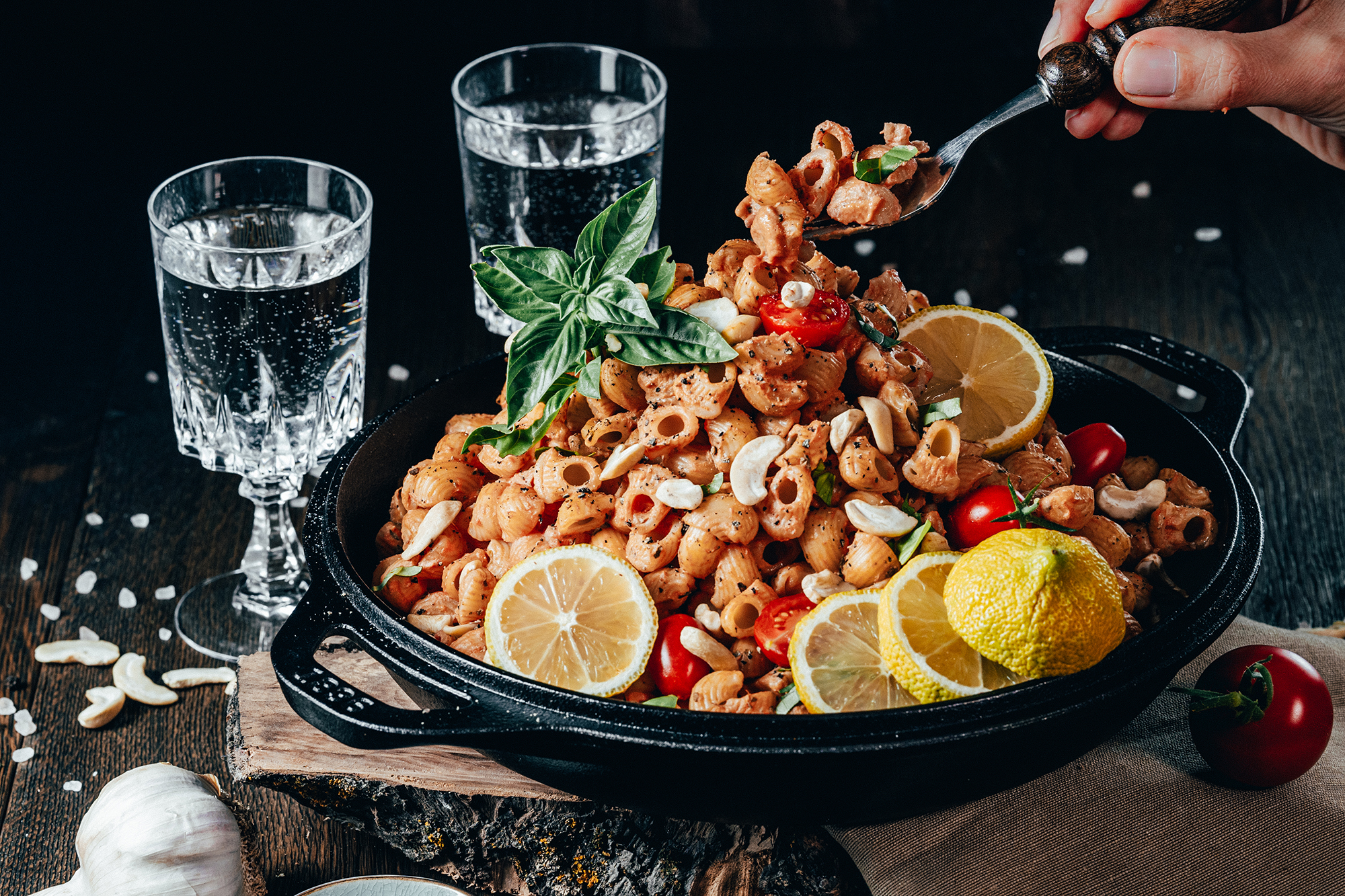 Schnelle Cashew-Tomaten Pasta vegan