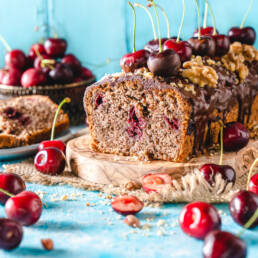 KIRSCH-WALNUSS BANANENBROT⁠ vegan
