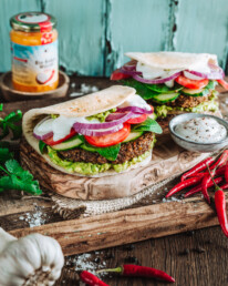 Naan Hackfleisch Burger vegan earth needs vegans