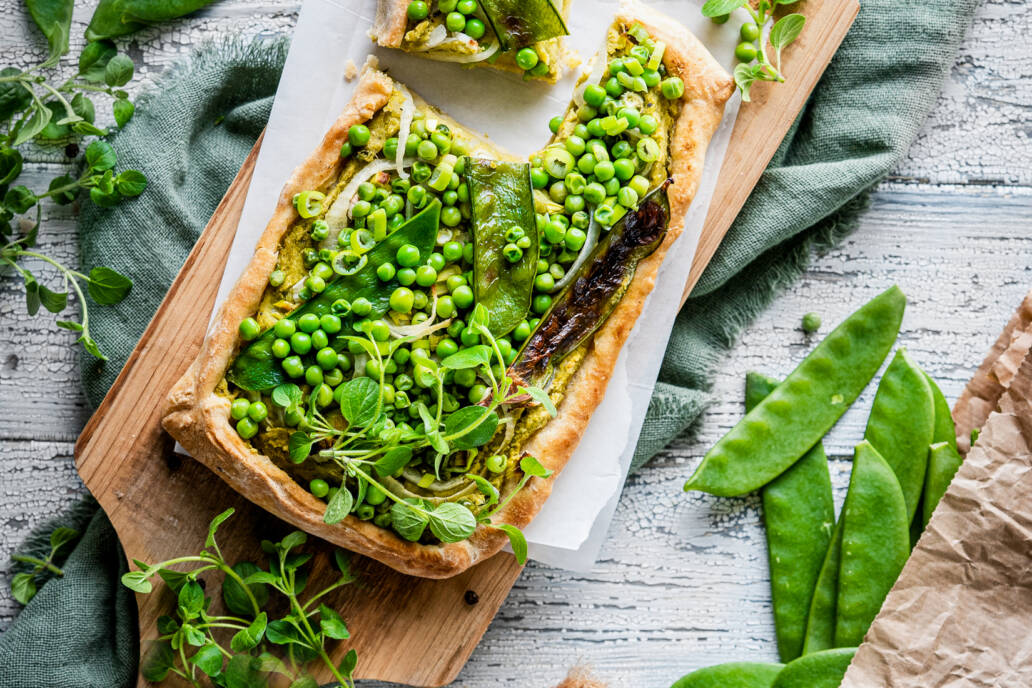 Erbsen-Hummus Pizza-Schiffchen