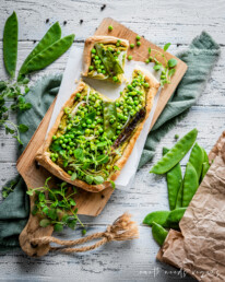 Erbsen-Hummus Pizza-Schiffchen