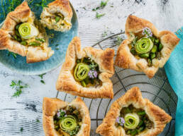 Blätterteig-Muffins mit Spargel Zucchini Füllung