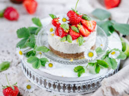 Raw Vegan Strawberry-Basil-Shortcakes