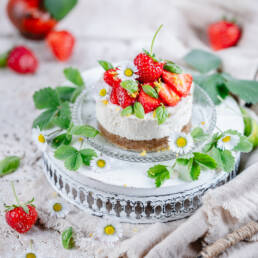 Raw Vegan Strawberry-Basil-Shortcakes