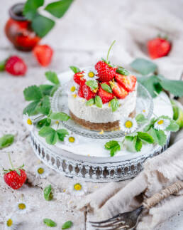 Raw Vegan Strawberry-Basil-Shortcakes