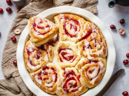 Cranberry Zimt Hefeschnecken