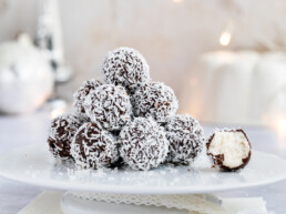 Bounty Snowballs vegan