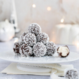 Bounty Snowballs vegan