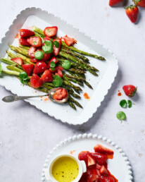 Spargel mit Erdbeeren Rezept