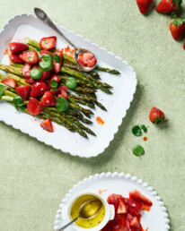 Spargel mit Erdbeeren Rezept
