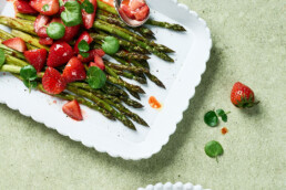 Spargel mit Erdbeeren Rezept
