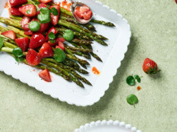 Spargel mit Erdbeeren Rezept