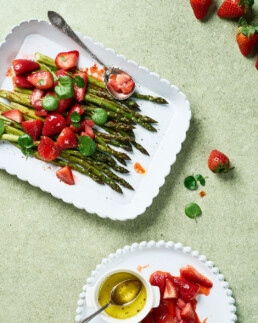 Spargel mit Erdbeeren Rezept