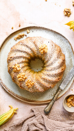 Zucchini-Walnuss-Gugelhupf vegan